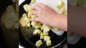 Ароматный карамелизованные
яблоки.