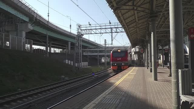 Электровоз ЭП2К-378 (ТЧЭ-6) со скорым поездом № 260Э Анапа - Санкт-Петербург.