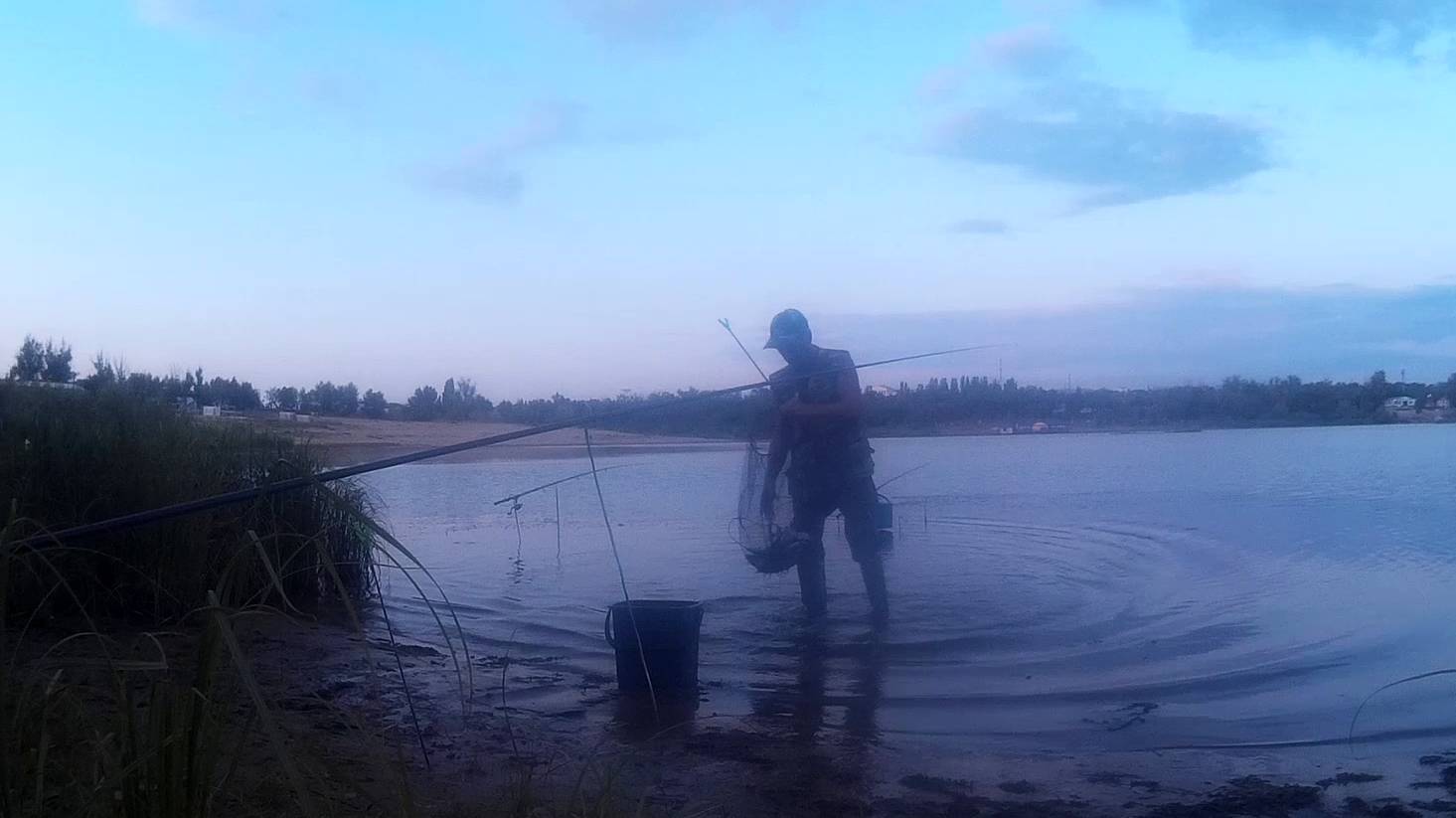 Река Ахтуба синец чехонь и уклейка  на удочку дальнего заброса.