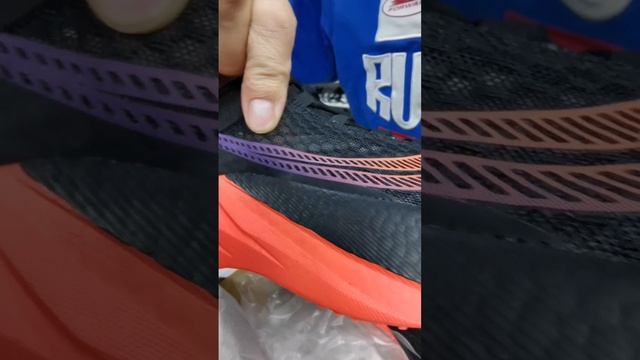 Обзор беговых кроссовок Saucony Endorfine Pro 4 смотреть онлайн