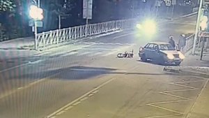 ‼️Во Фрязино курьер на питбайке протаранил легковушку и сбежал с места ДТП‼️