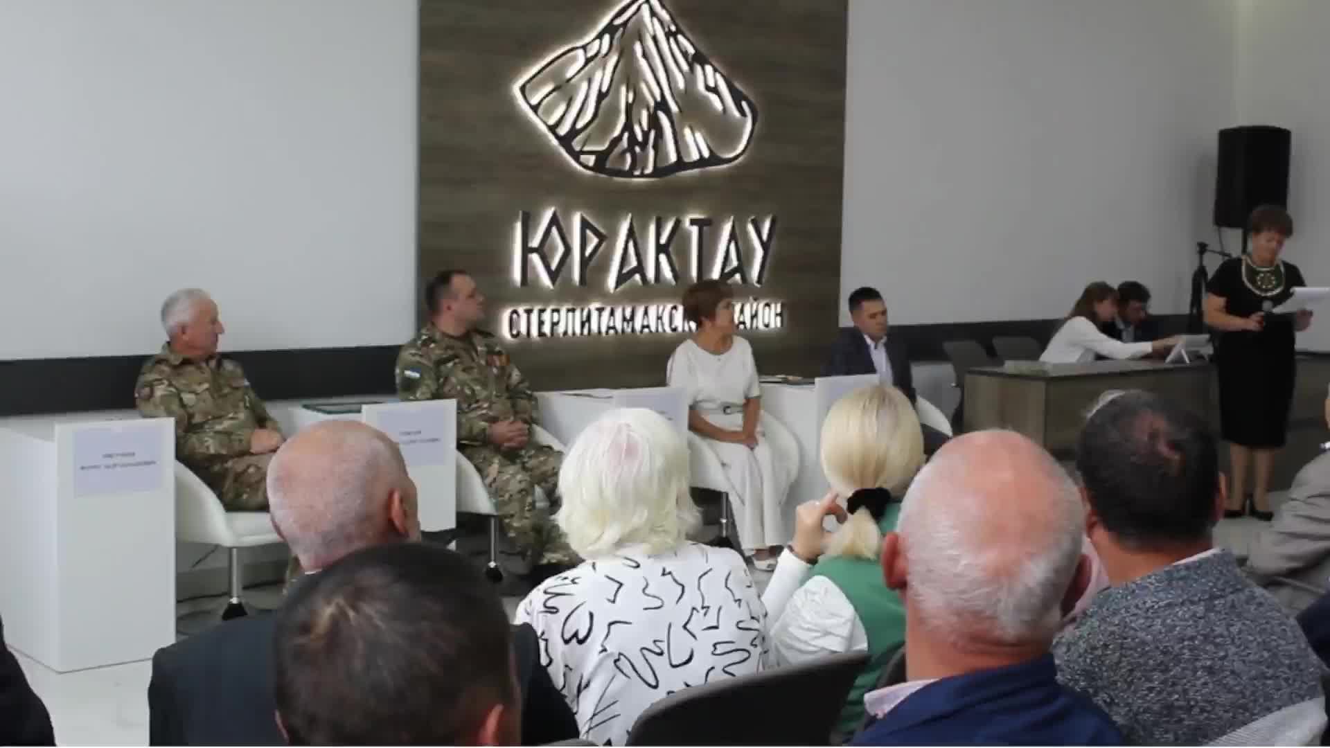 Презентация книги о героях СВО «Гора с горой не сходятся» смотреть онлайн