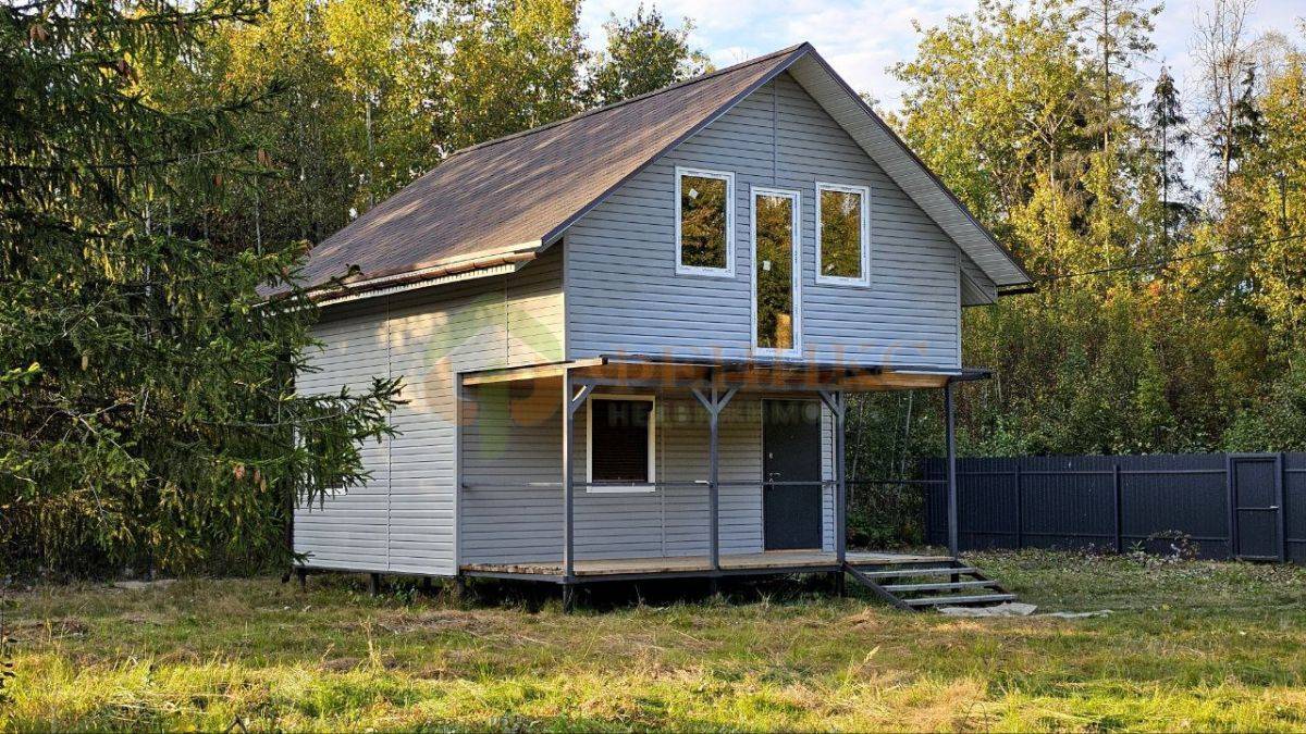 Новый, двухэтажный дом для семьи рыбака возле Новоладожского канала. смотреть онлайн