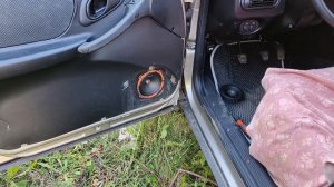 Dl Audio Barracuda 130 v2 в штатные места NIVA Travel.