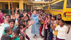 15 сентября. Матри Навами. Раздача фруктов враджаваси