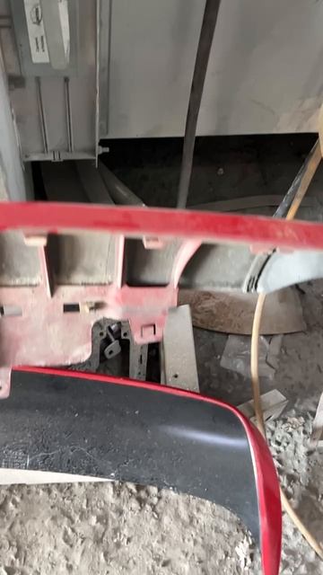 Конструкция юбки заднего бампера Passat B6 R-Line. смотреть онлайн