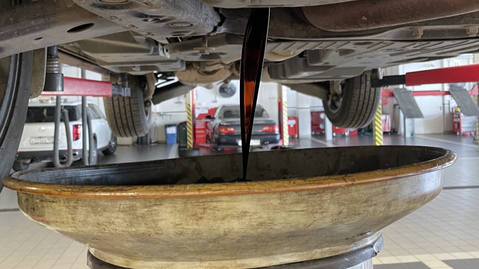 Замена масла в ДВС и масляного фильтра Lexus RX350 RX300 RX200t 4G 2015-2022 смотреть онлайн