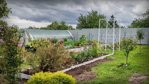 Деревенские будни.Работа в саду.Докупила садовые таблички для цветов