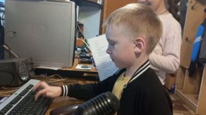 Кира и Айнур изучение английского фонетического алфавита