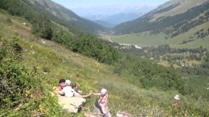 Подъем на Софийские водопады, вид Софийской долины