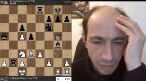 Он жертвует мне фигуру!