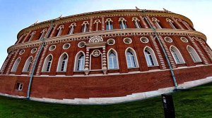 Музей-заповедник Царицыно. Хлебный дом. До 1970 года здесь были коммунальные квартиры! Голубые ели.