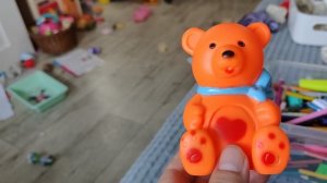 играем в резинового медвежонка