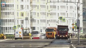 Финальный слой дорожного полотна: в Абакане участок Кирова от Арбана до Итыгина готовится к открытию