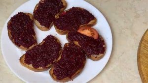 Беру БАНКУ ШПРОТОВ, 2 свеклы и готовлю гениальное блюдо на Новый год. Так мало кто готовит, а зря!