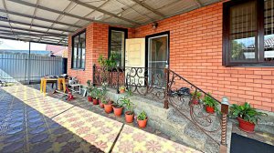 Отличный дом 100 кв.м. 5 соток 3 комнаты евроремонт. Краснодарский край, город Армавир.