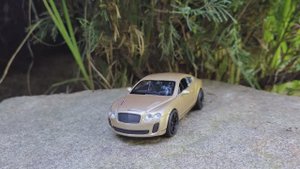 Модель Bentley Continental Supersports Convertible ISR от Welly