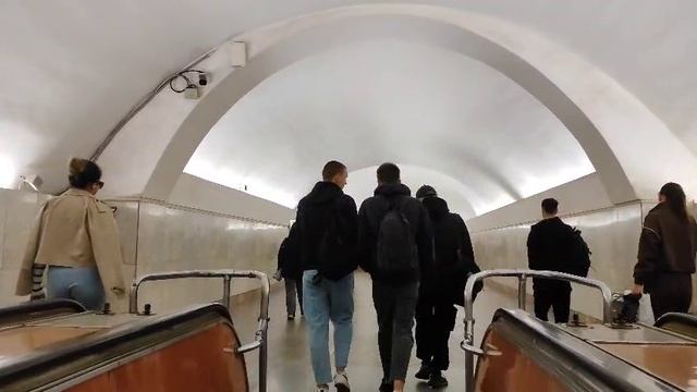 Метро Москвы переход с ст.Театральная на ст.Площадь революции