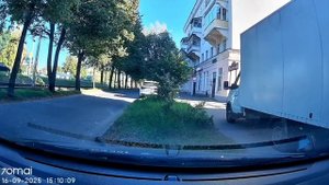 В Подмосковье мигрант на "Газели", сдавая назад на тротуаре, сбил пенсионерку !!!