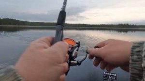 Рыбалка в Карелии. Трофейная щука на новом озере. Окуни на каждом забросе.