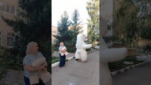 Поздравление от белого мишки в Оренбурге .mp4