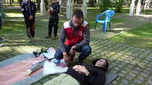 Помочь и самому не пострадать. Школьники учились оказывать первую помощь