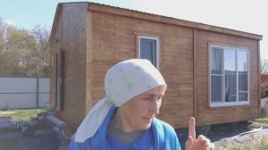 Закрываю грядку травой и спанбондом