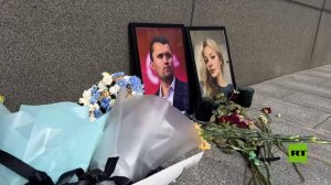 نشطاء في موسكو يحيون ذكرى الأمريكي كيرك والأوكرانية زاروتسكايا