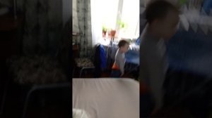 Максим пришёл с садика.