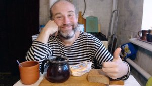 завтрак с Рыжулей опять маргарин. спасибо за донат. мукбанг. обжор. еда на камеру. диета. шизофрения