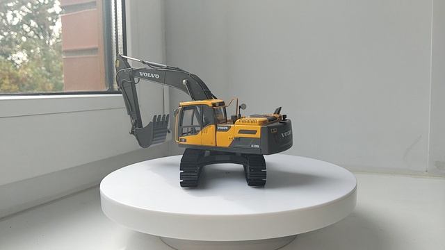 Гусеничный экскаватор Volvo EC220D