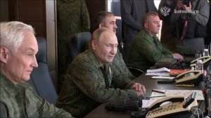 Владимир Путин сегодня напугал западные СМИ появлением в военной форме
