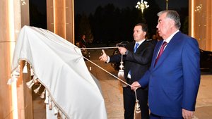 Эмомали Рахмон открыл многофункциональный комплекс в Душанбе