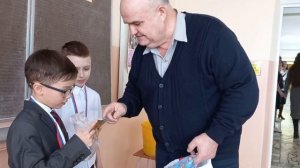 Вручение подарков Вручение новогодних подарков от RV6LDU