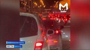 Пять автомобилей столкнулись на съезде с Академического моста в Иркутске