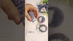 Пушистый котик из пряжи.