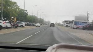 Проехали мост и что мы видим?