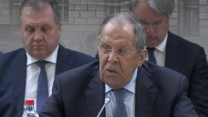 Сергей Лавров сравнил позицию Зеленского с аферистом, который требует больше оружия и денег