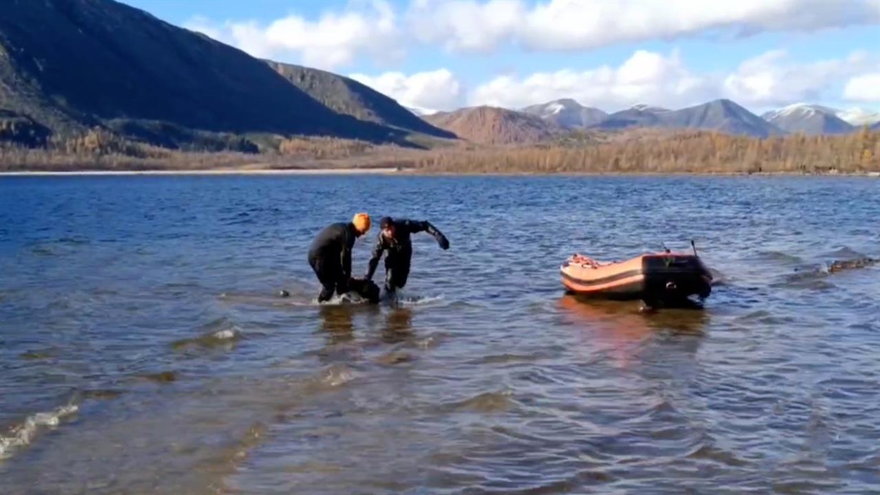 Тела трех погибших на вездеходе в Забайкалье геологов достали из озера