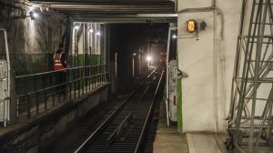 На Арбатско-Покровской линии метро прерывали движение из-за человека на путях