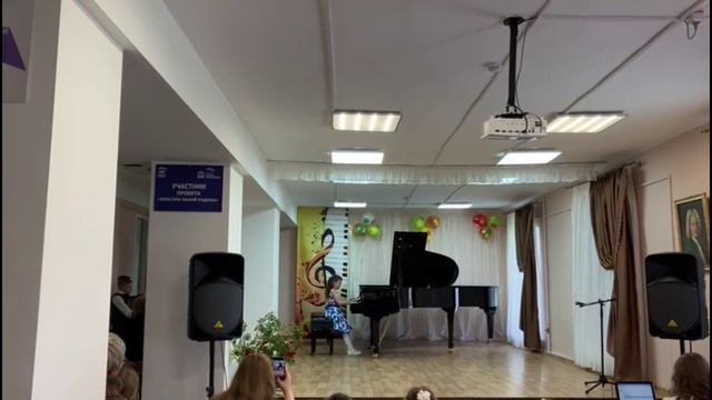 М. Кочурбина  Мишка с куклой исполняет Карасёва Ксения смотреть онлайн