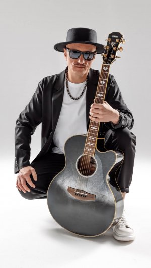 Vladi Karimov - "Поющий гитарист" (Закулисье)