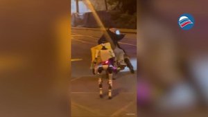 Восстание машин: в Петербурге робот напал на курьера и устроил погоню