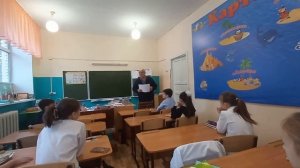 6ая школа г Азнакаево вручение Ренате дипломы клуба Кристалл