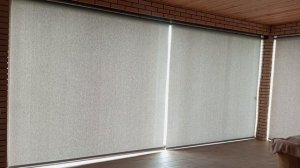 Рулонные шторы Benthin с электроприводом для террас с панорамным остеклением