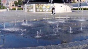 Музыкальный фонтан на Павелецкой. Очень красивая мелодия.