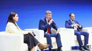 Политический доклад с параллельных миров, Министр экономического развития России Максим Решетников н