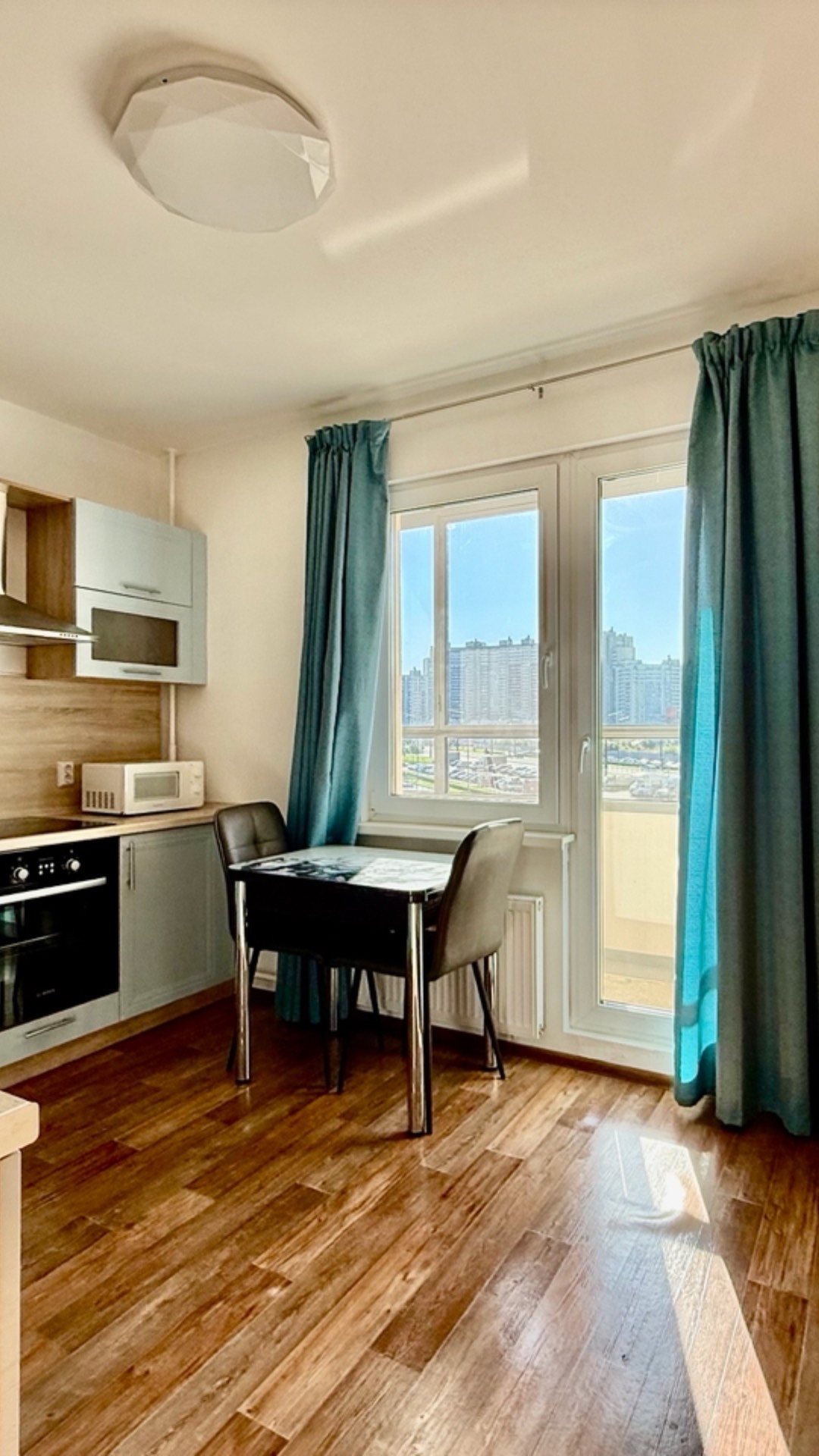 Красивая квартиру у залива