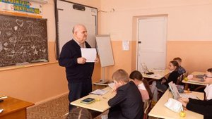 Азнакаево 7ая школа 3а класс вручение Ясмине и Риязу дипломы Шаляпин от РО ССР по РТ