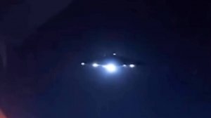 Корабль Летящий За Самолетом